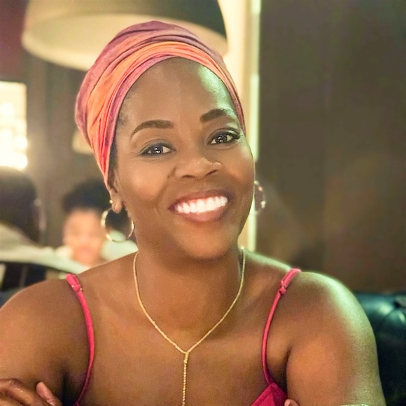 Meet your Posher, Chanta - Picture 2 of 2